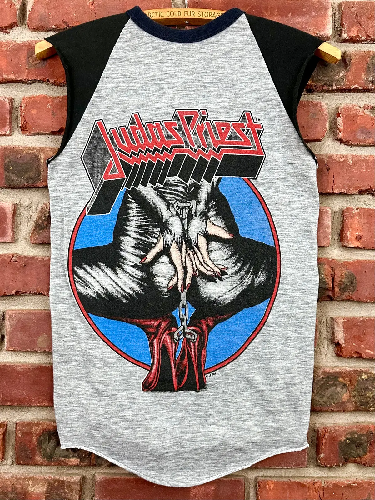 Vintage 80S 1980S 1984 Judas Priest Keep The Faith Defenders Tour Heavy Metal Rock Concert T-Shirt Jersey Sleeveless Cut-Off Tank Top Defenders Of The Faith Bdsm Bondage Graphic Thin Soft Gray Black Mens Extra Small Xs 15X23 2