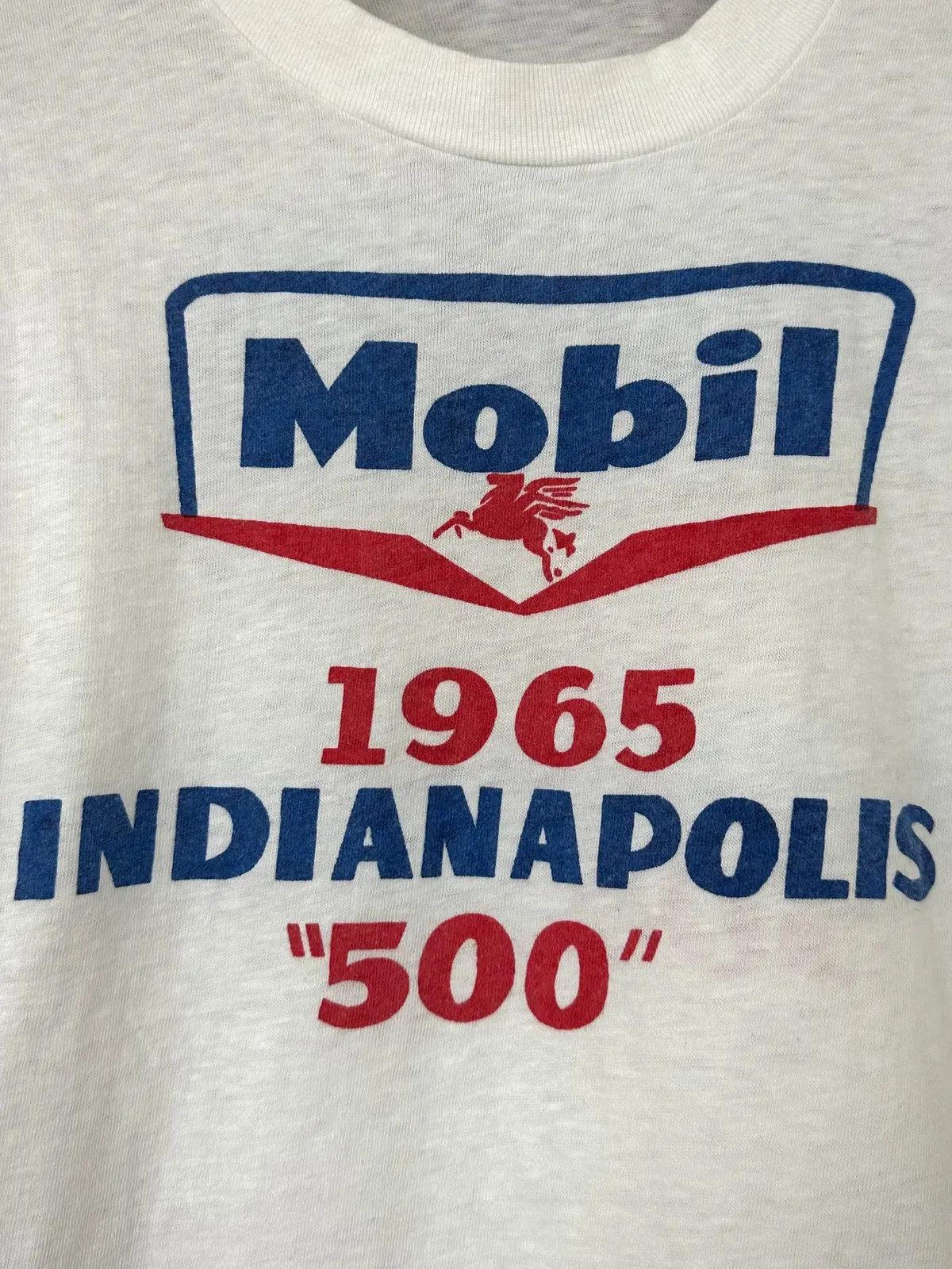 Vintage 60S 1960S 1965 Mobil Indianapolis 500 Sponsor T-Shirt Indy Car Racing Automotive Motor Oil Gasoline Gas White Dejac De-Jac Label Mens Small S  18X25.5 1