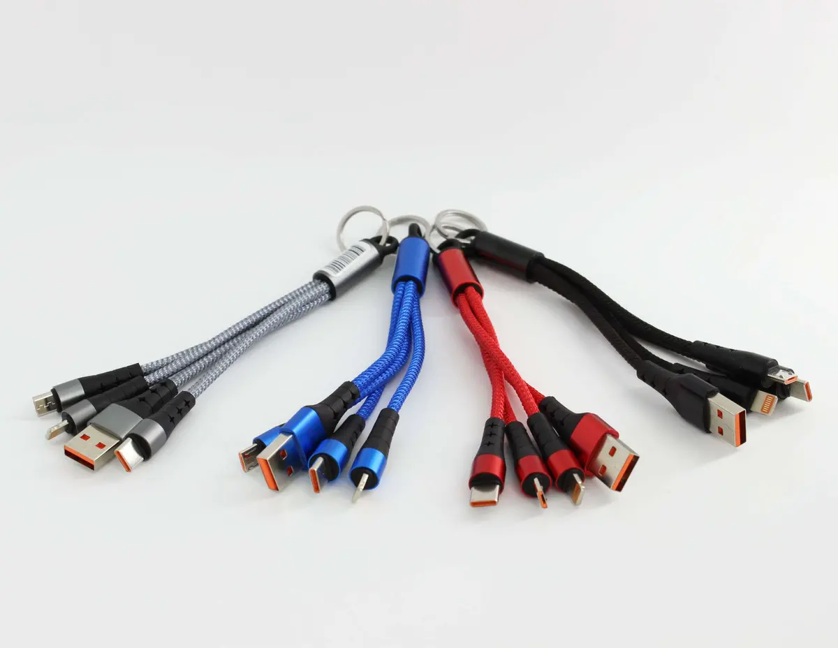 Acc 4 Head Charger Keychain 1