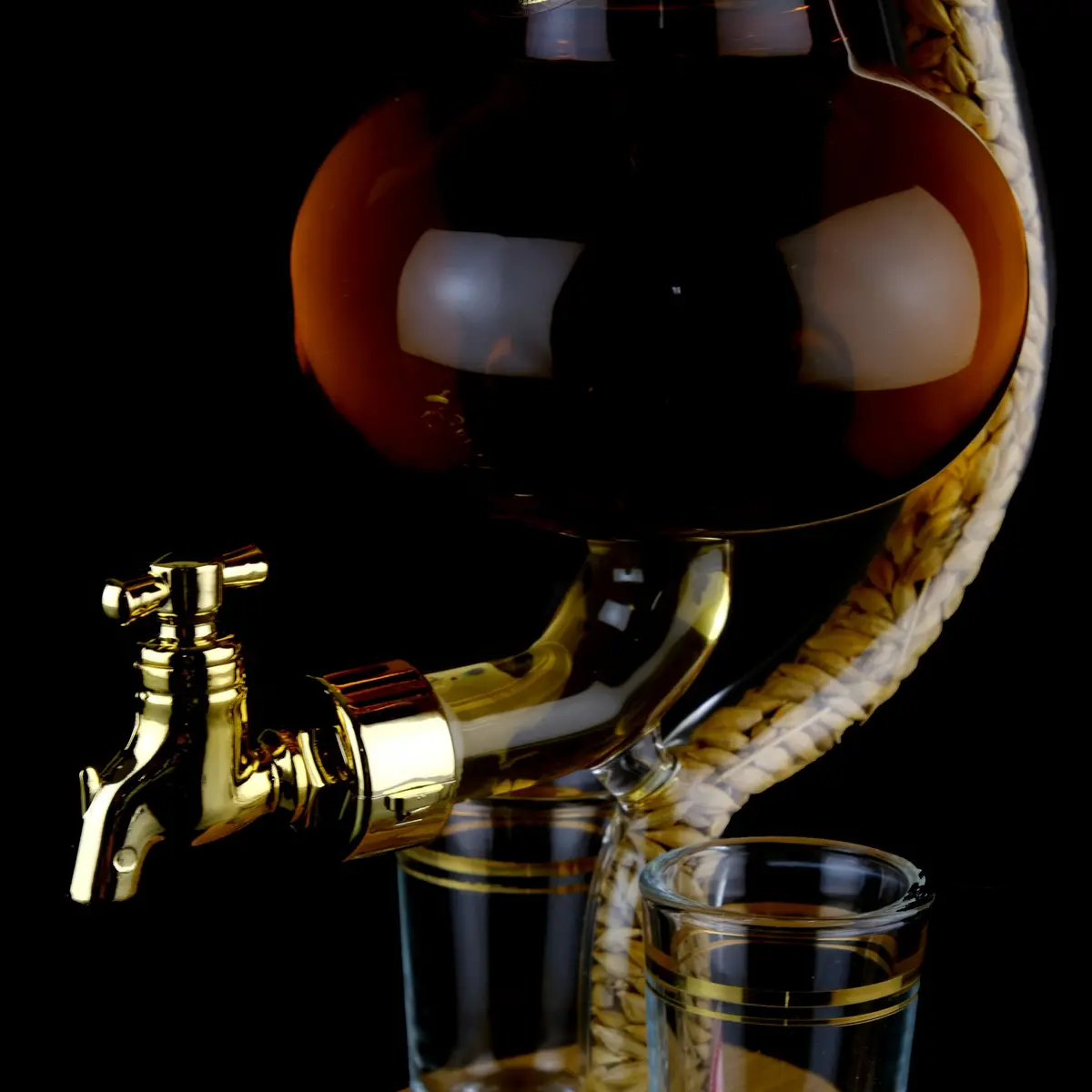 Pot Still Tap Whisky Decanter With Glasses 2