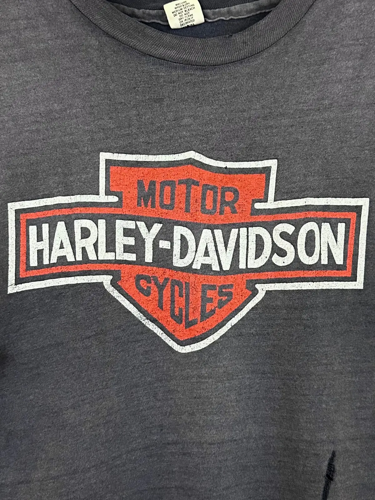 Vintage 70S 1970S Harley Davidson Motorcycles Bar And Shield Sleeveless Cut-Off T-Shirt Biker Tank Top Alabama Dealer Distressed Black Hanes Label Mens Medium M 18.5X26.25 1