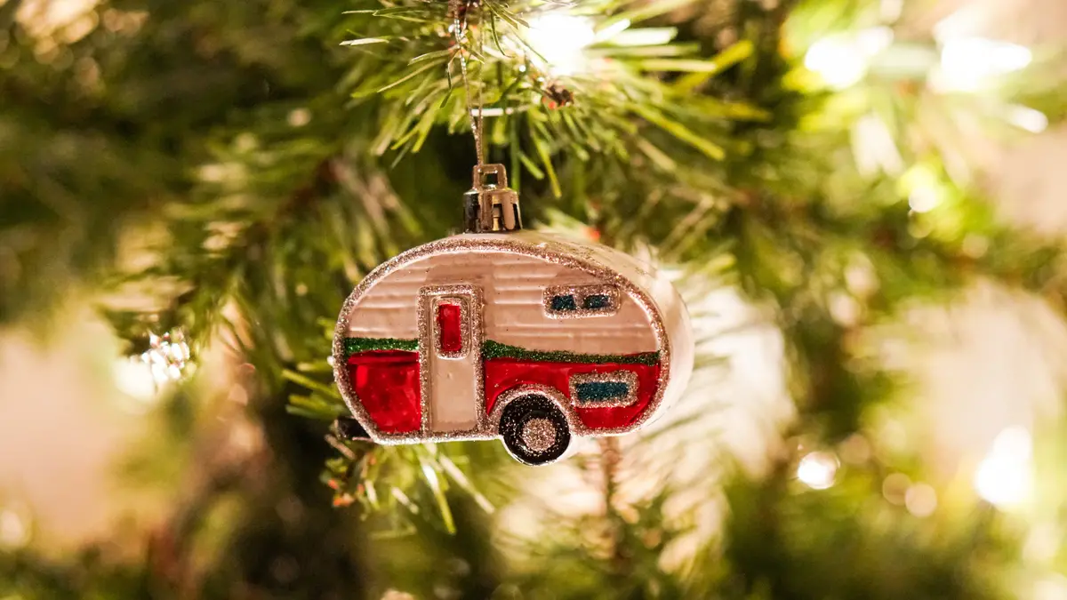 Camper Ornament 1