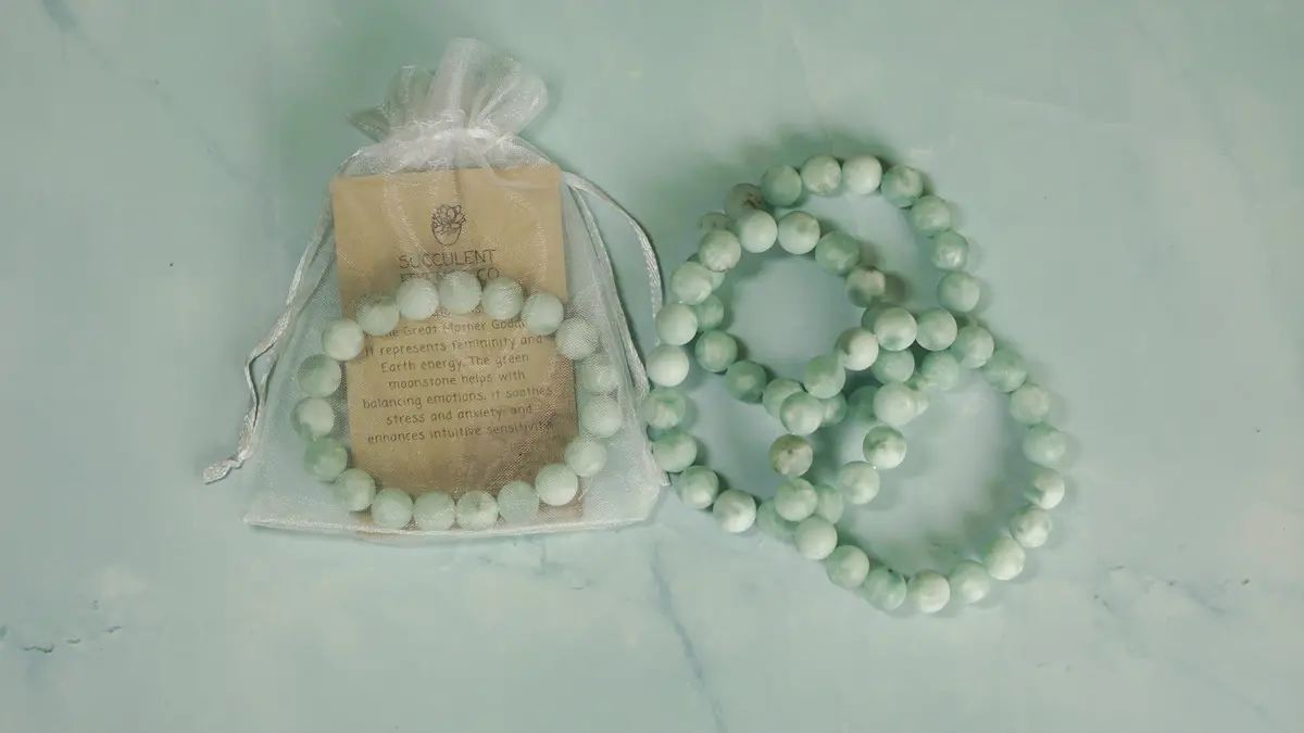 Green Moonstone Bracelet 1