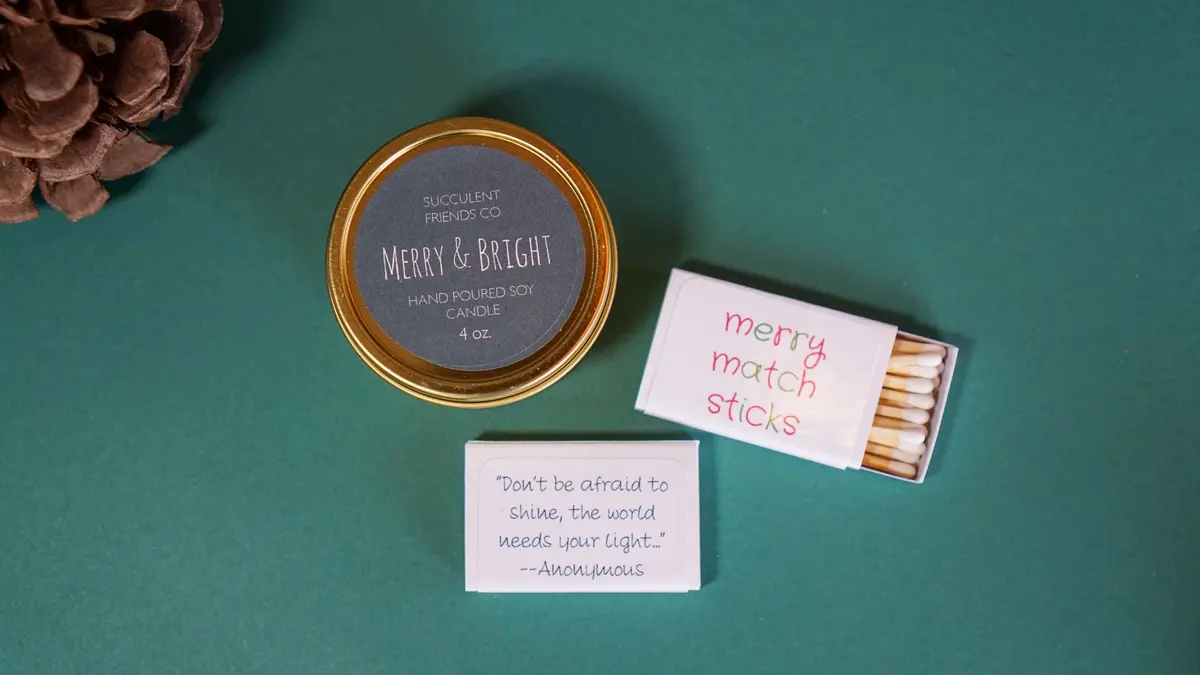 Merry & Bright Vanilla Cinnamon Soy Candle 1