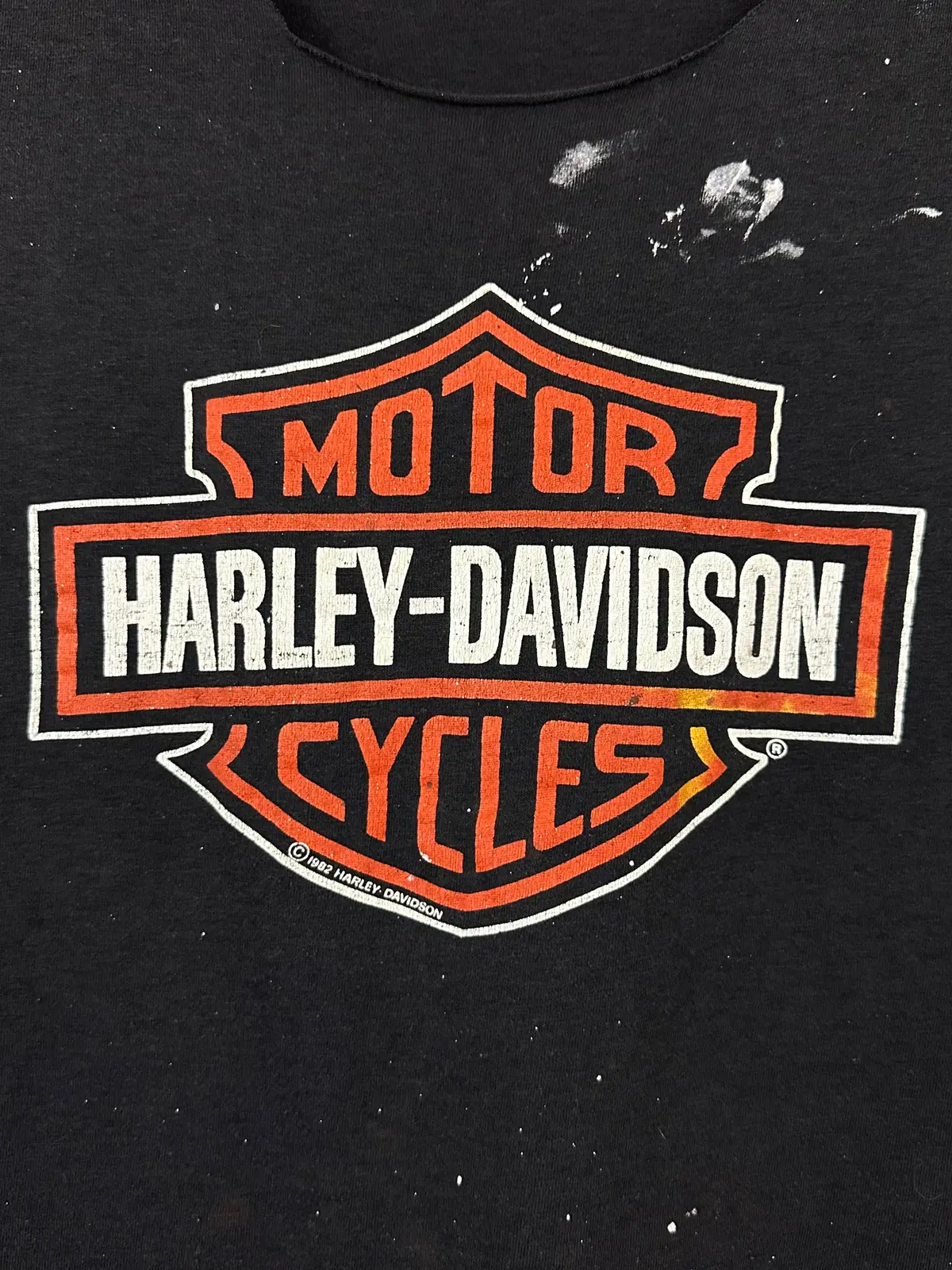 Vintage 80S 1980S 1982 Harley Davidson Motorcycles Bar And Shield Sleeveless Biker T-Shirt Tank Top Cut Off Faded Black Thrashed Distressed Mens Small S 16X22.5 1