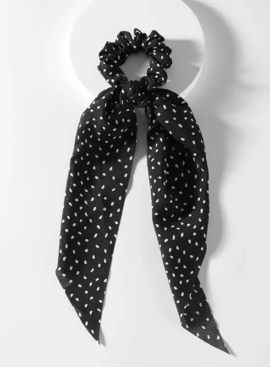 Scrunchie Scarf In Black 1