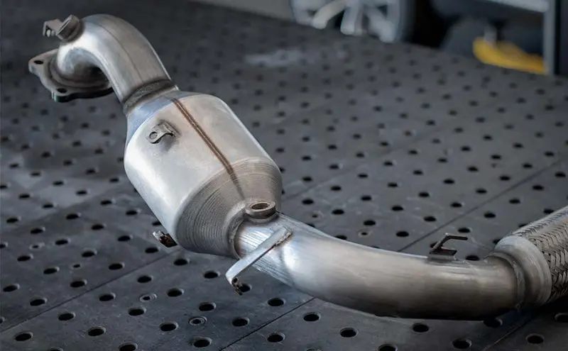 Magnaflow Direct-Fit Catalytic Converter For 2004–2005 Dodge Ram 1500 5.7L Hemi 1